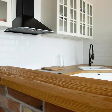 Апартаменти With Sunset View Over